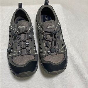 Keen Women’s Black and Gray Hiking Shoes Size 7.5